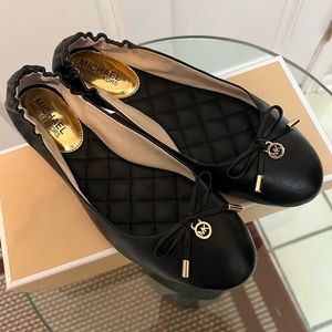 NWT Michael Kors City Black Leather Ballet Flat